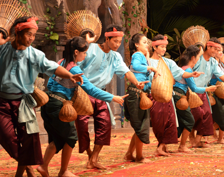 cambodian women